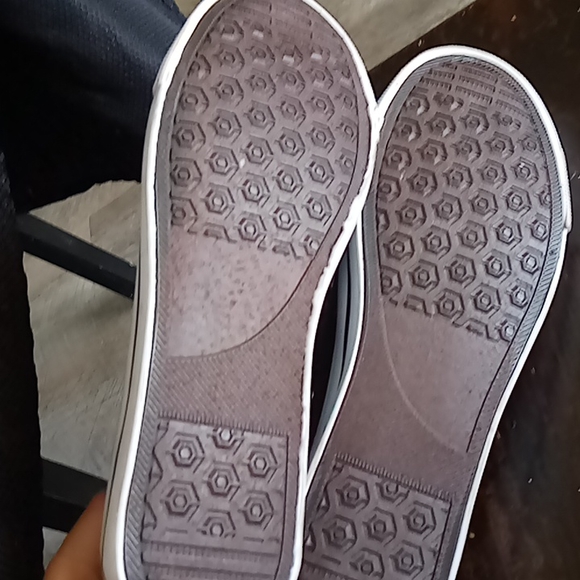 Ot Revolution low top sneaker black and white size 9 - Picture 5 of 5